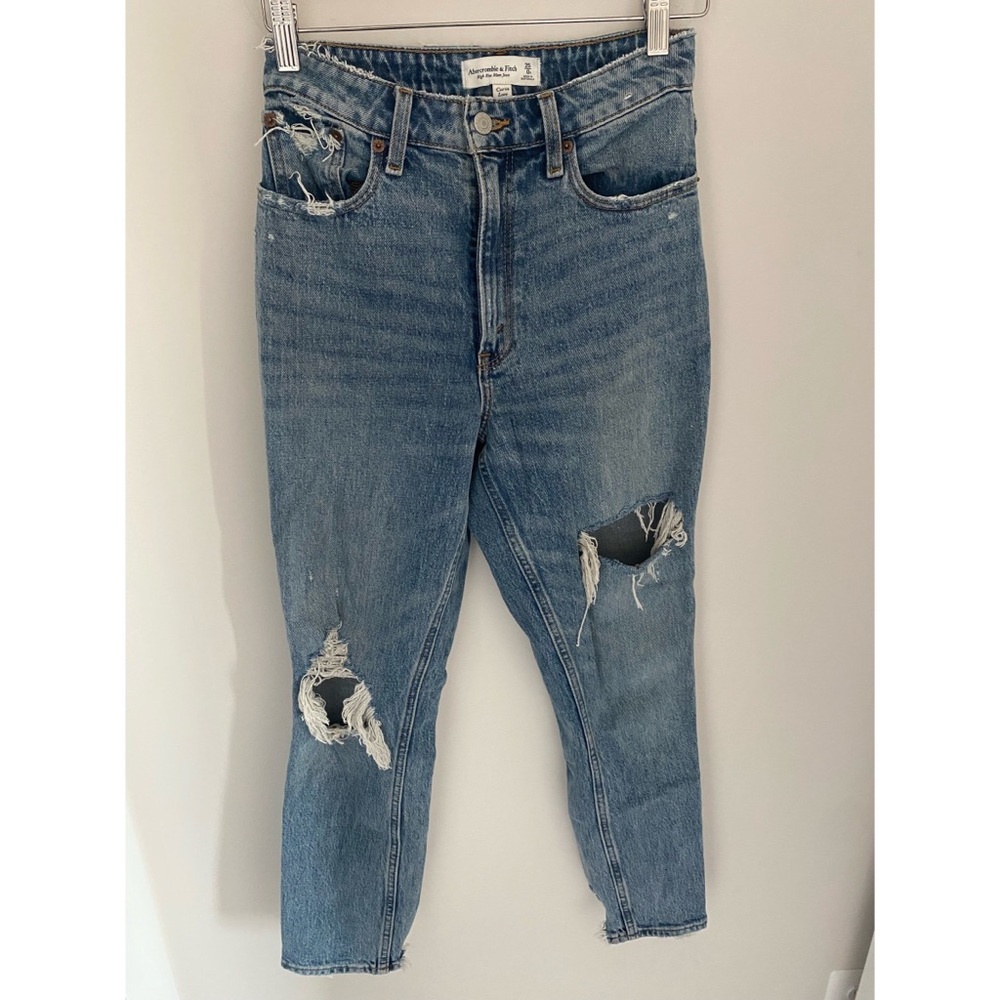 Abercrombie and Fitch curve love high‎ waisted distress mom jeans size 25